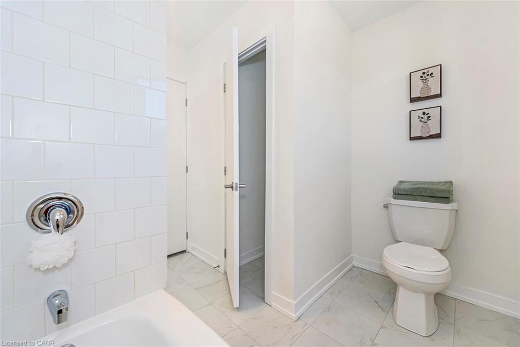 41-88 Tunbridge Crescent, Hamilton, ON - Indoor Photo Showing Bathroom