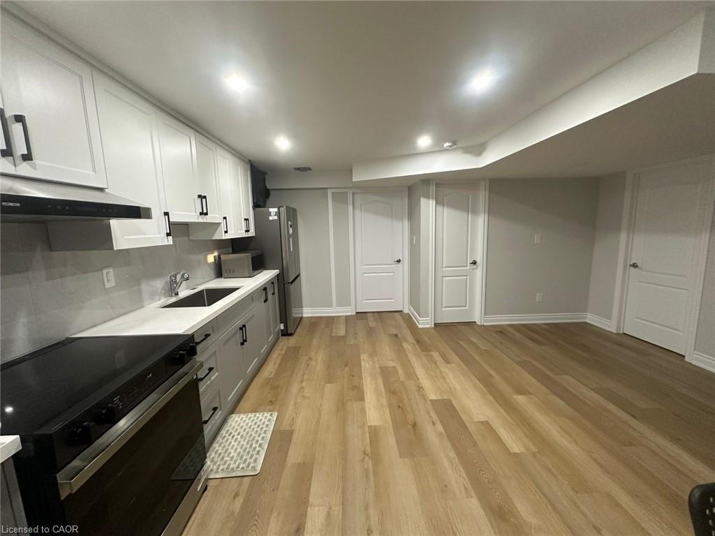 Lower-9 Macklin Street, Brantford, ON - Indoor Photo Showing Kitchen