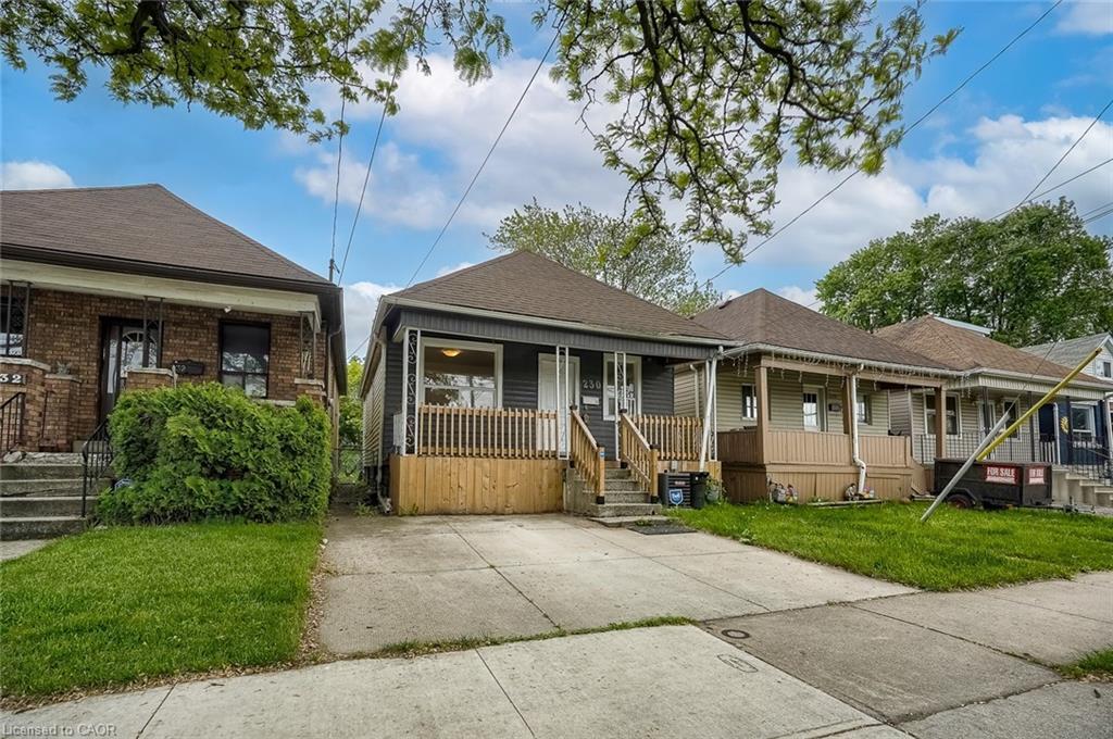 230 Mcanulty Boulevard, Hamilton, ON - Outdoor With Facade