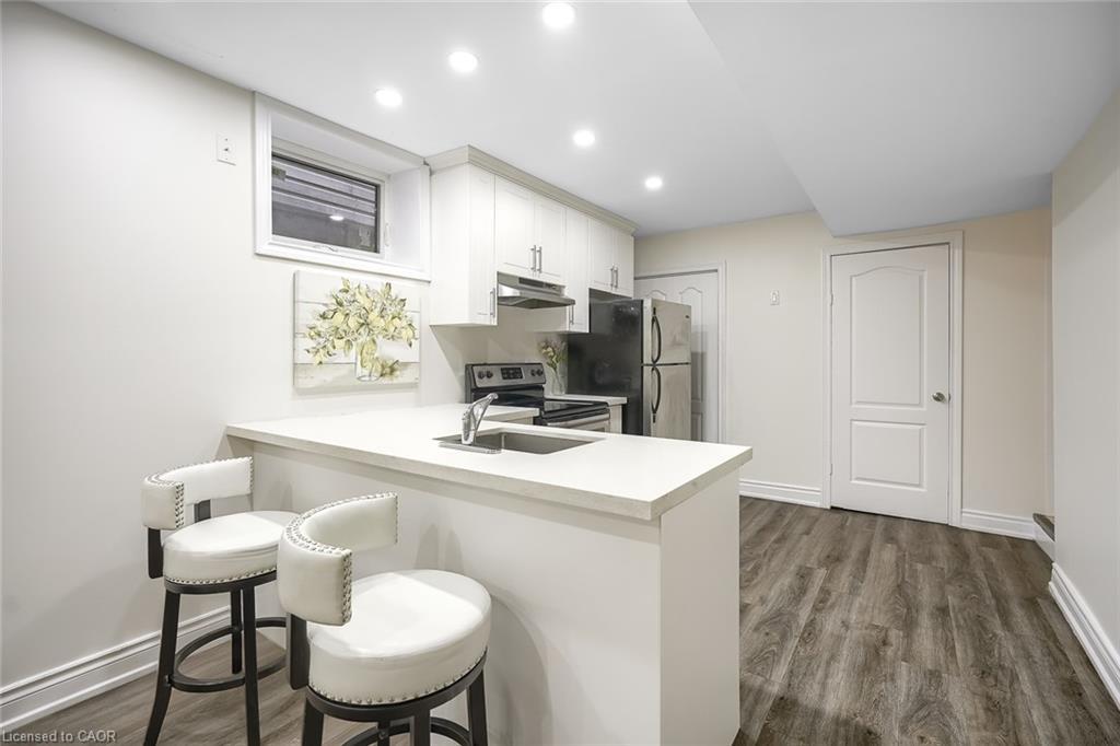 230 Mcanulty Boulevard, Hamilton, ON - Indoor