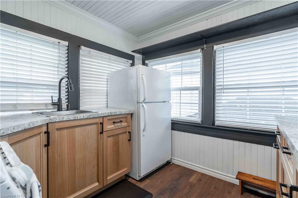 19 Margery Road, Welland, ON - Indoor Photo Showing Kitchen
