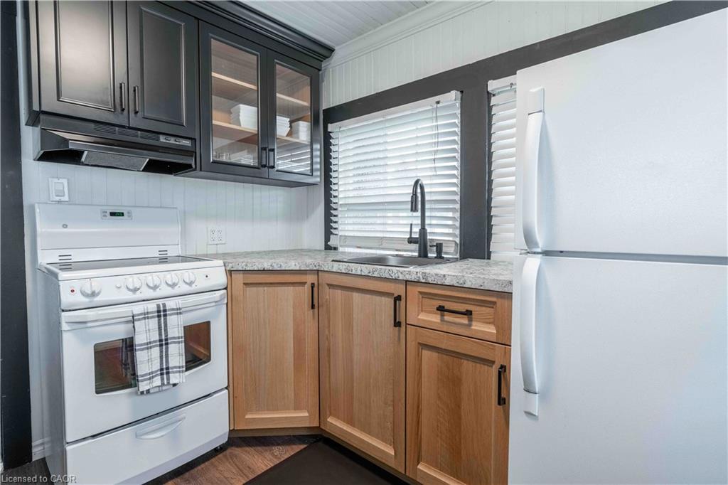 19 Margery Road, Welland, ON - Indoor Photo Showing Kitchen