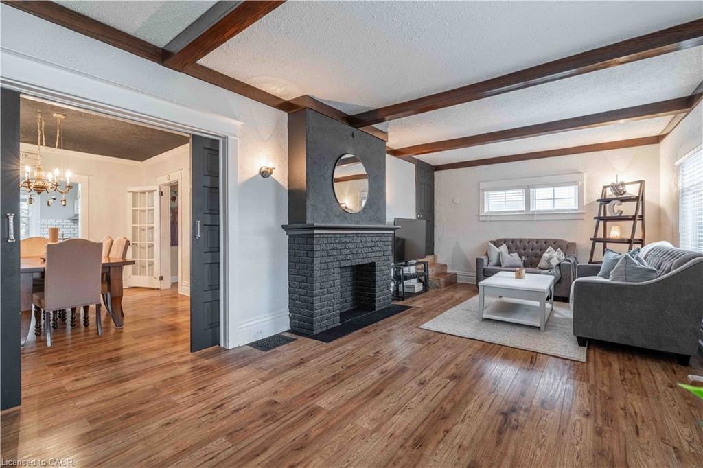 19 Margery Road, Welland, ON - Indoor Photo Showing Living Room With Fireplace