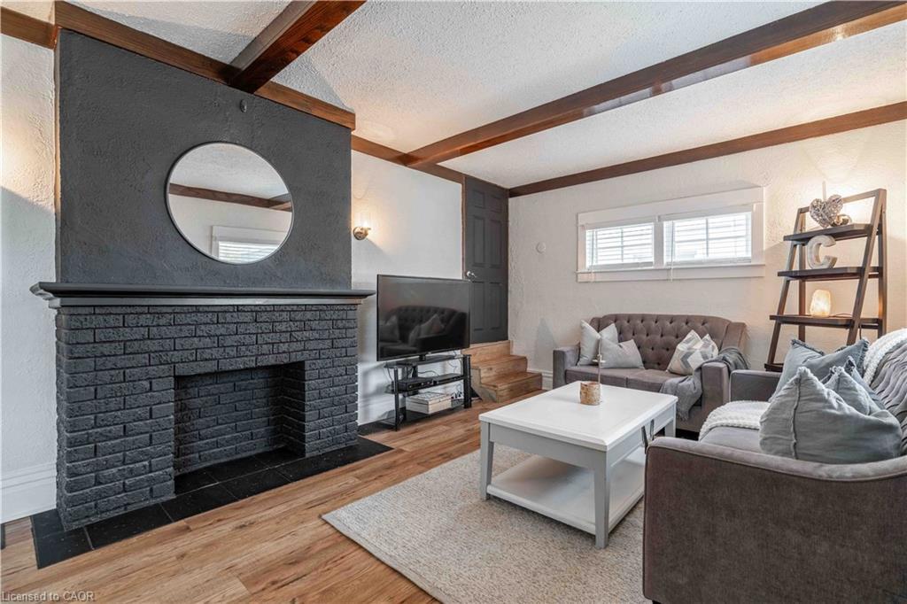 19 Margery Road, Welland, ON - Indoor Photo Showing Living Room With Fireplace