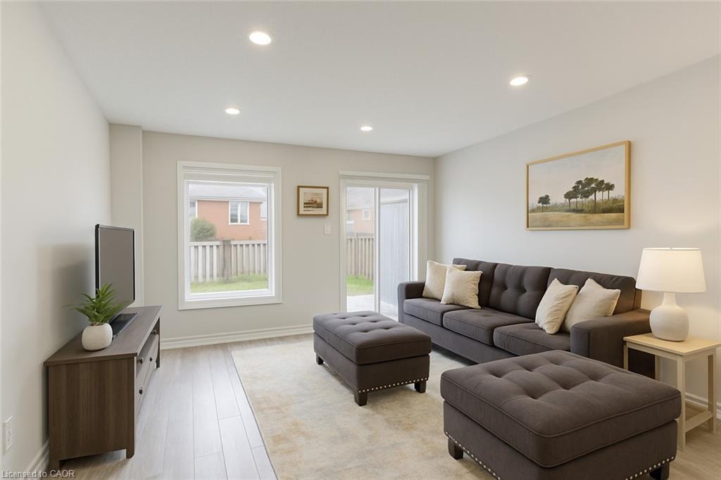 6798 Bansbridge Crescent, Mississauga, ON - Indoor Photo Showing Living Room