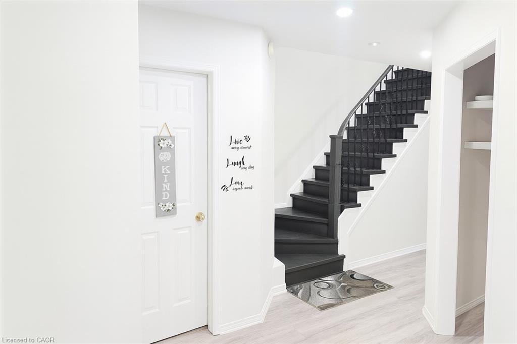 6798 Bansbridge Crescent, Mississauga, ON - Indoor Photo Showing Other Room