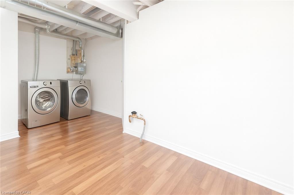 6798 Bansbridge Crescent, Mississauga, ON - Indoor Photo Showing Laundry Room