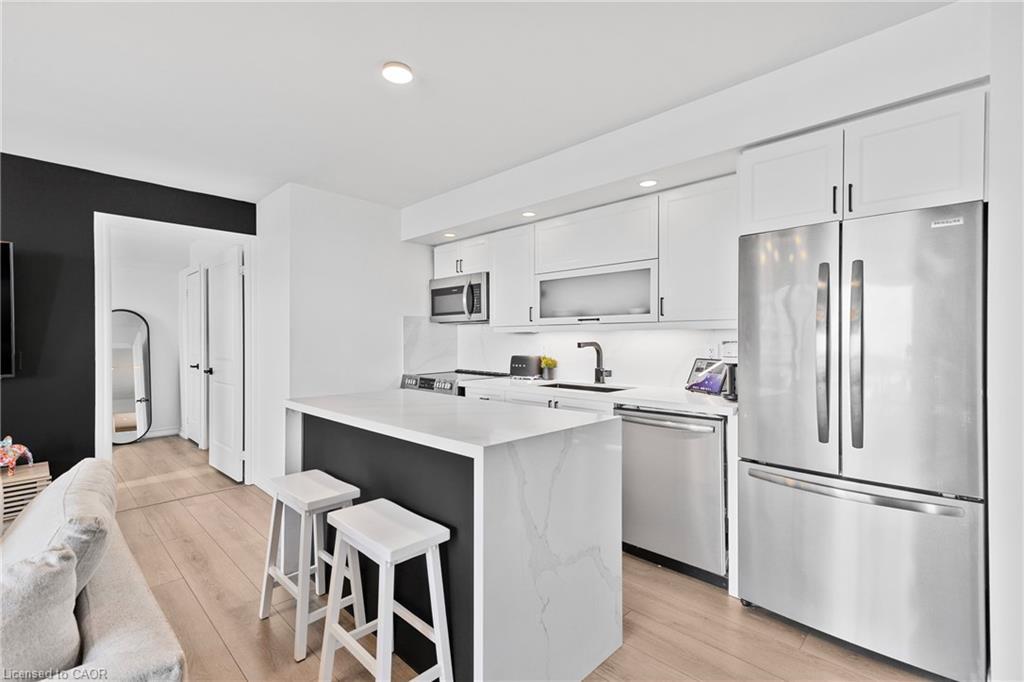 1406-100 Western Battery Road, Toronto, ON - Indoor Photo Showing Kitchen