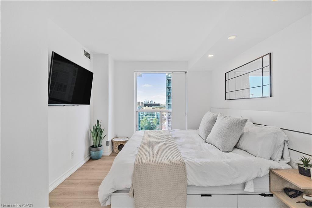 1406-100 Western Battery Road, Toronto, ON - Indoor Photo Showing Bedroom