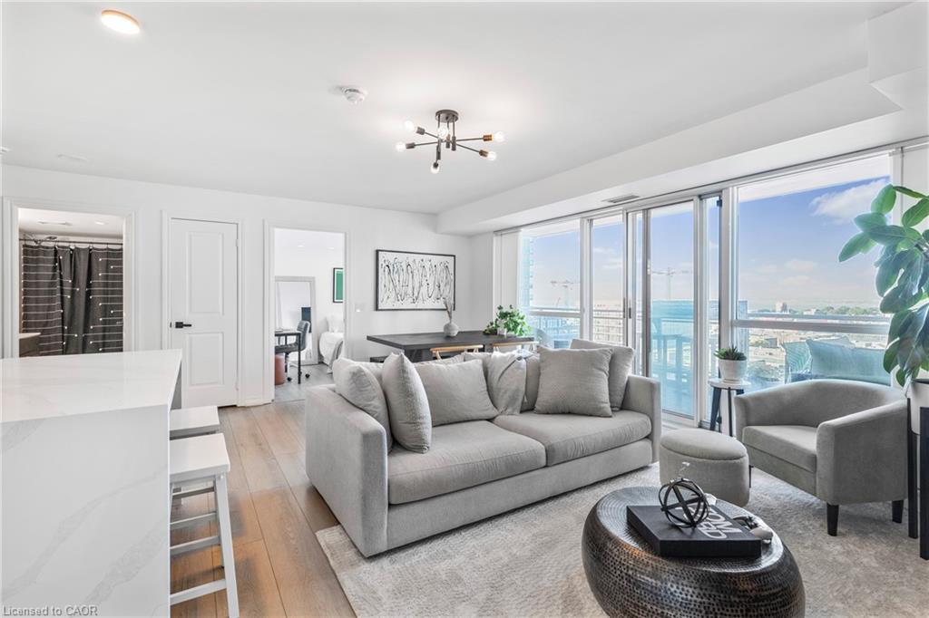 1406-100 Western Battery Road, Toronto, ON - Indoor Photo Showing Living Room