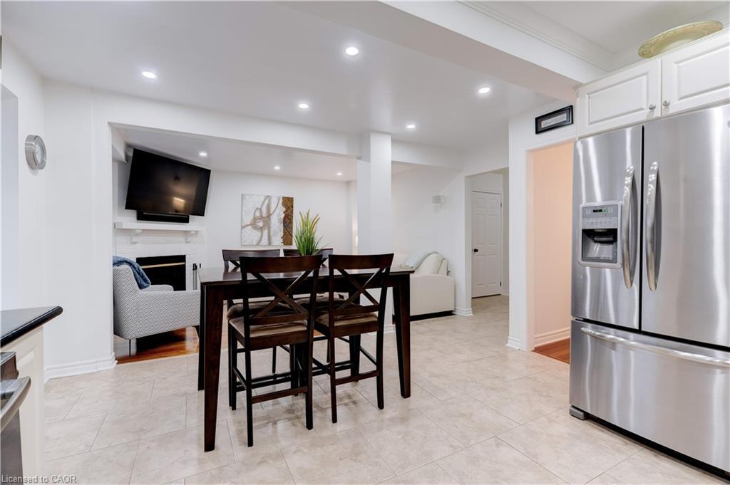 2197 Donald Road, Burlington, ON - Indoor