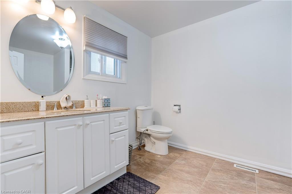 2197 Donald Road, Burlington, ON - Indoor Photo Showing Bathroom