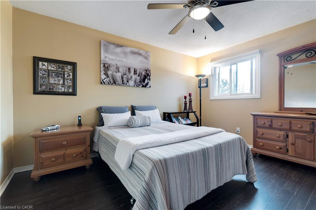 2197 Donald Road, Burlington, ON - Indoor Photo Showing Bedroom