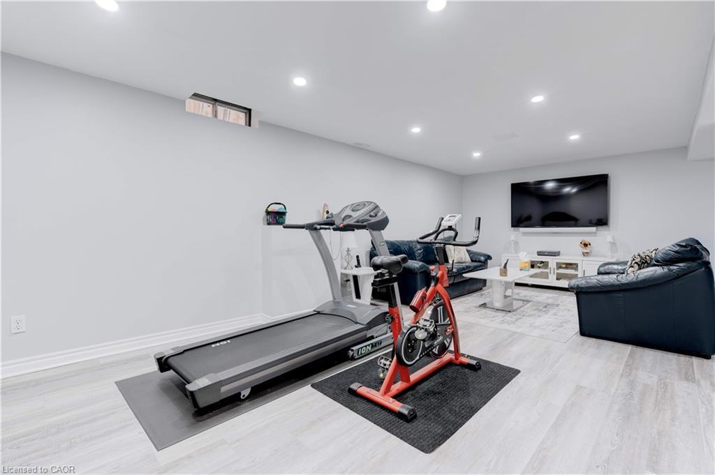 2197 Donald Road, Burlington, ON - Indoor Photo Showing Gym Room