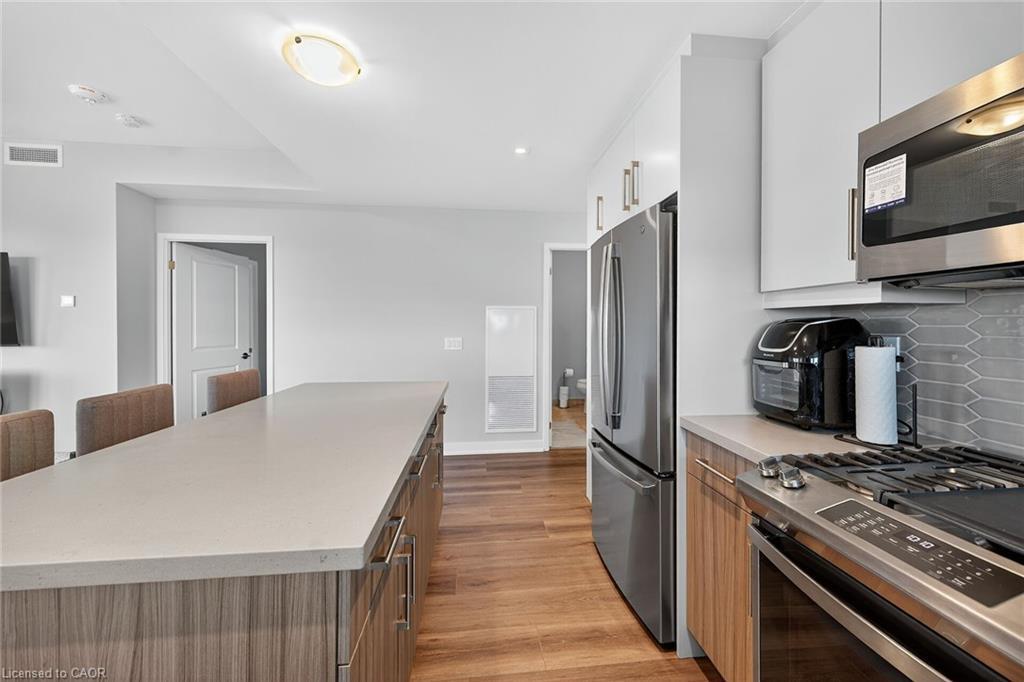1707-2007 James Street, Burlington, ON - Indoor Photo Showing Kitchen