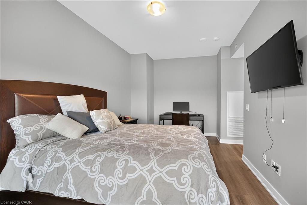 1707-2007 James Street, Burlington, ON - Indoor Photo Showing Bedroom