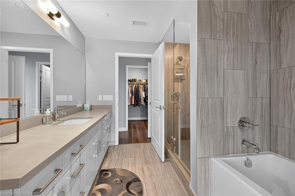 1707-2007 James Street, Burlington, ON - Indoor Photo Showing Bathroom