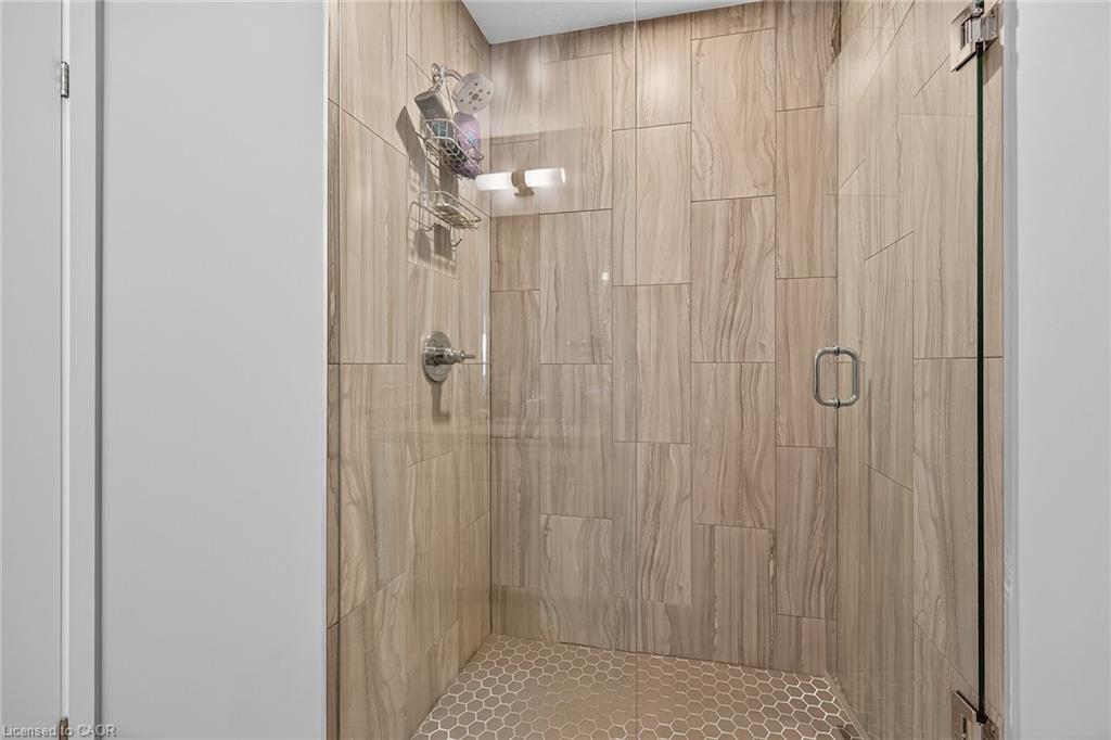 1707-2007 James Street, Burlington, ON - Indoor Photo Showing Bathroom