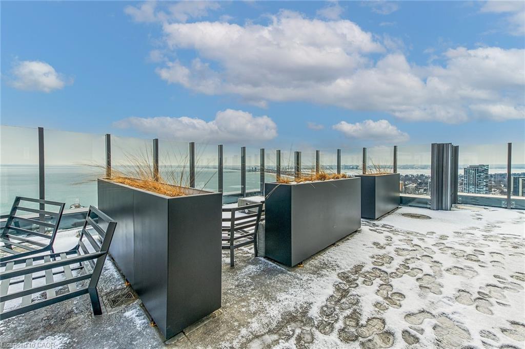 1707-2007 James Street, Burlington, ON - Outdoor With View