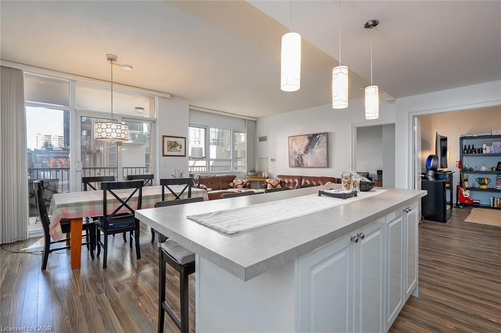 210-399 Elizabeth Street, Burlington, ON - Indoor