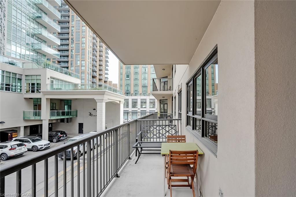210-399 Elizabeth Street, Burlington, ON - Outdoor