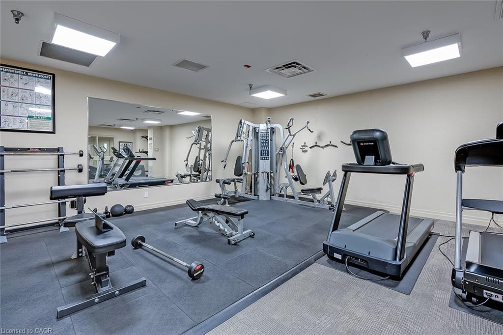 210-399 Elizabeth Street, Burlington, ON - Indoor Photo Showing Gym Room
