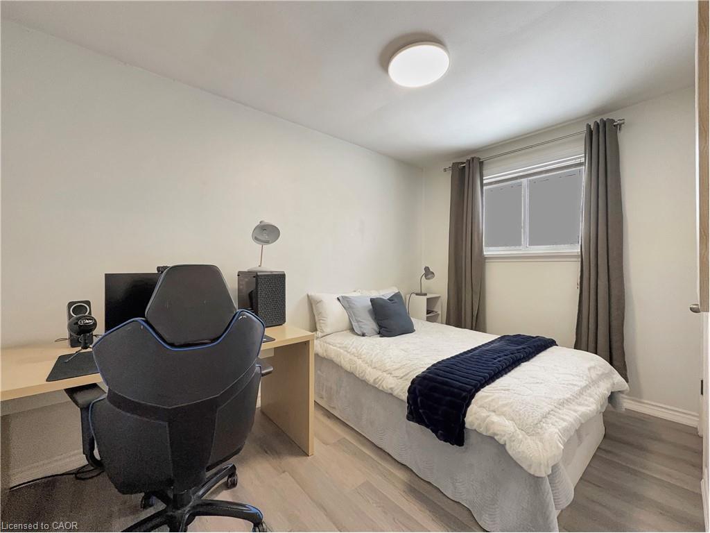 238 Kent Crescent, Burlington, ON - Indoor Photo Showing Bedroom