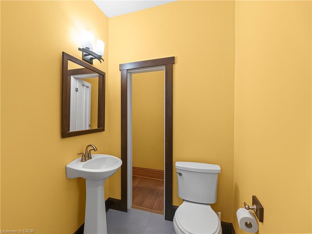 282 Main Street W, Hamilton, ON - Indoor Photo Showing Bathroom