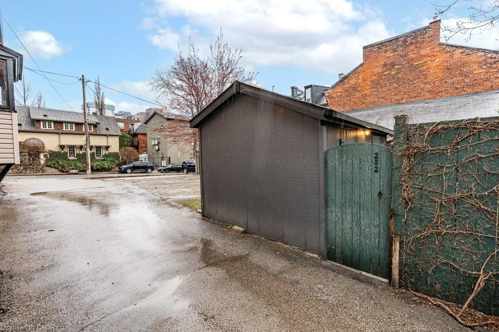 282 Main Street W, Hamilton, ON - Outdoor