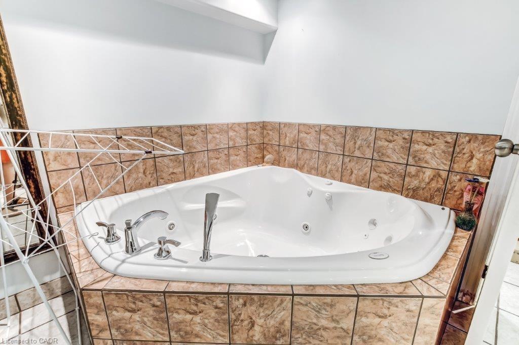 500 St Andrew Street, Port Dover, ON - Indoor Photo Showing Bathroom