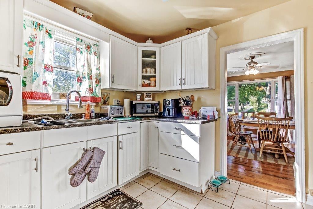 500 St Andrew Street, Port Dover, ON - Indoor Photo Showing Kitchen