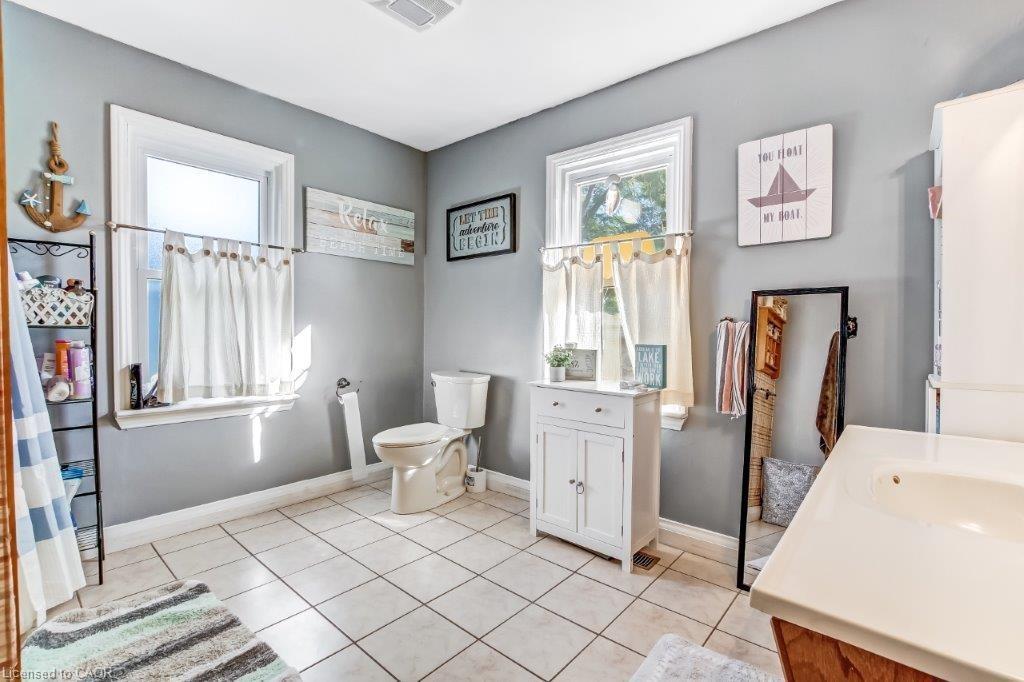 500 St Andrew Street, Port Dover, ON - Indoor Photo Showing Bathroom