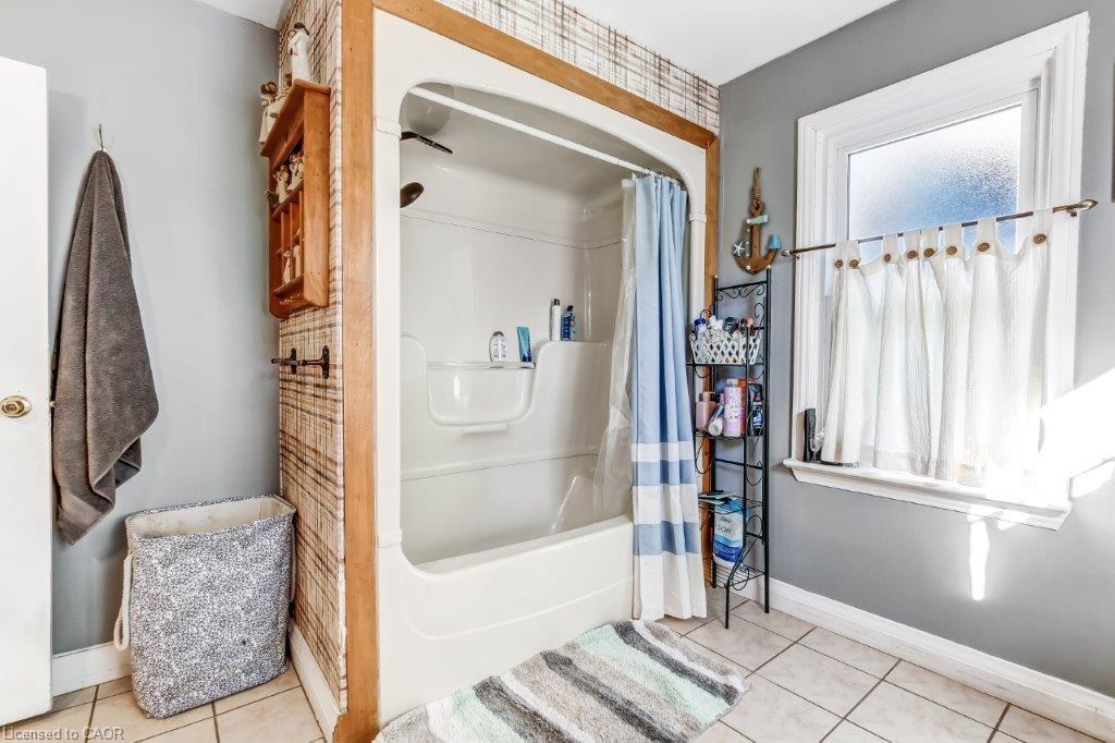 500 St Andrew Street, Port Dover, ON - Indoor Photo Showing Bathroom