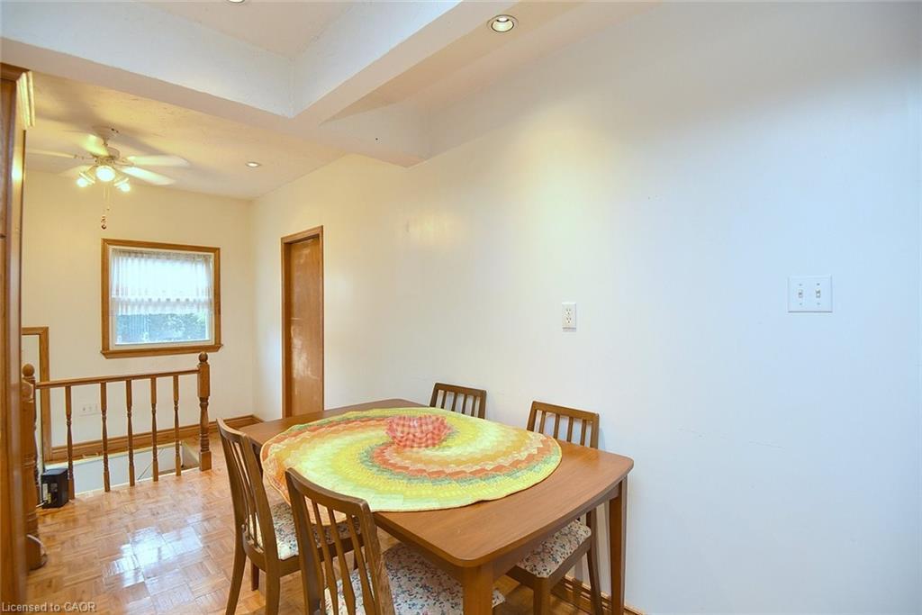 149 Ivon Avenue, Hamilton, ON - Indoor Photo Showing Dining Room
