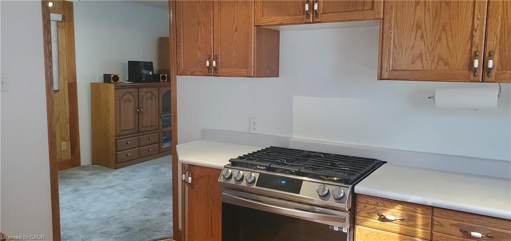 149 Ivon Avenue, Hamilton, ON - Indoor Photo Showing Kitchen