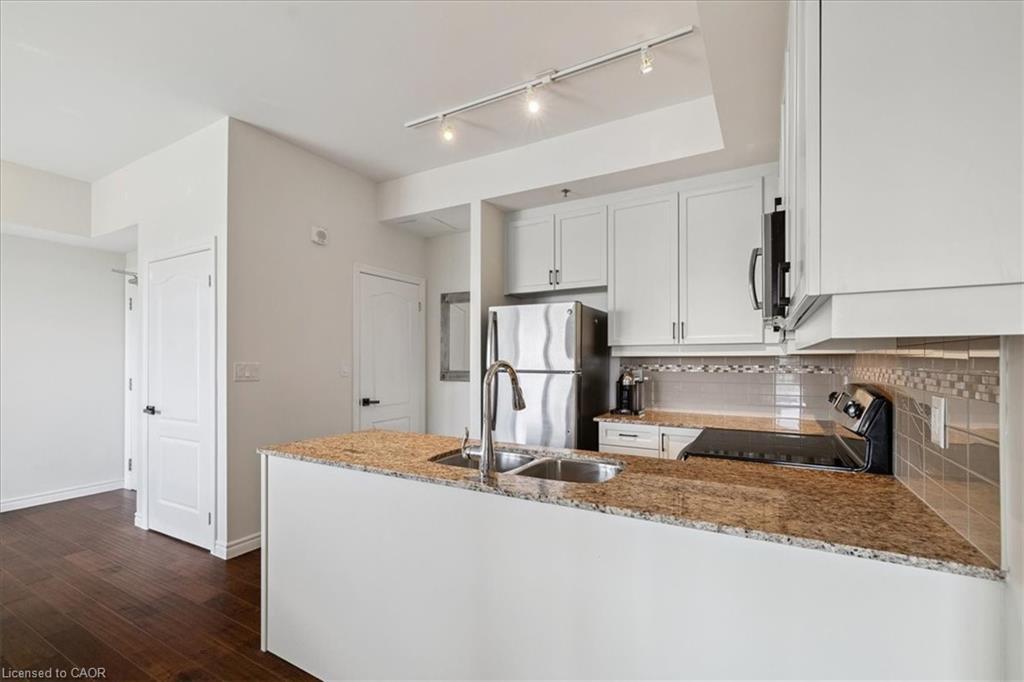 501-34 Plains Road E, Burlington, ON - Indoor Photo Showing Kitchen With Double Sink