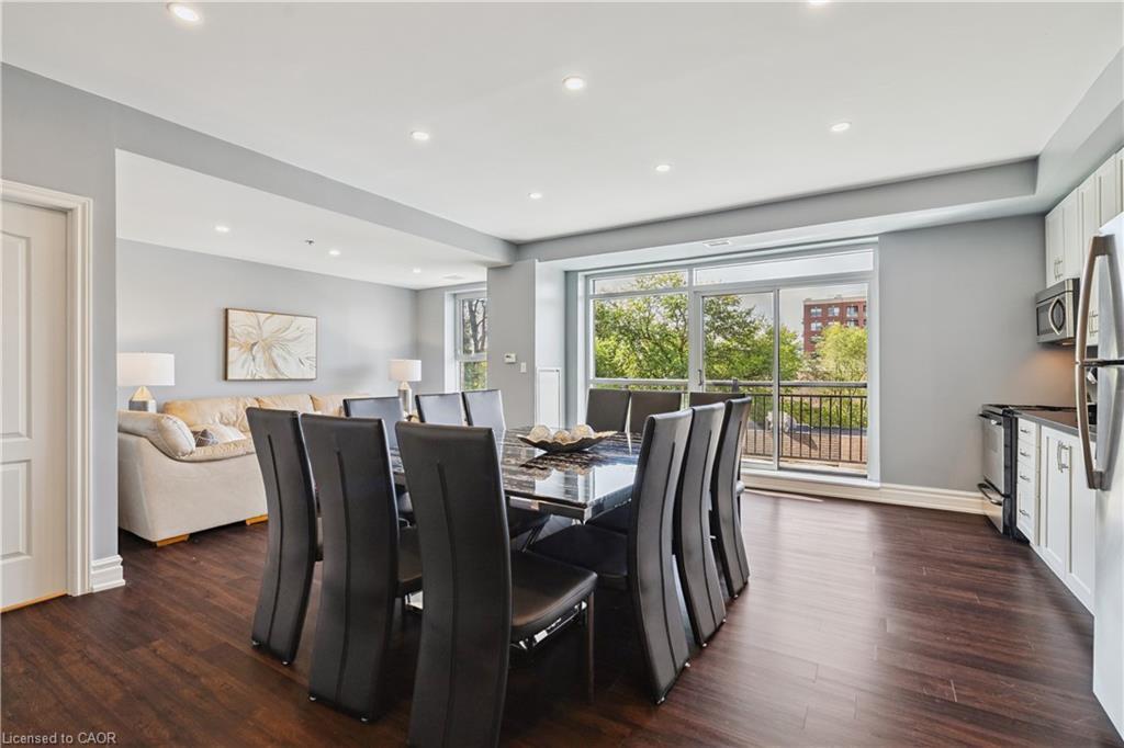 501-34 Plains Road E, Burlington, ON - Indoor Photo Showing Dining Room