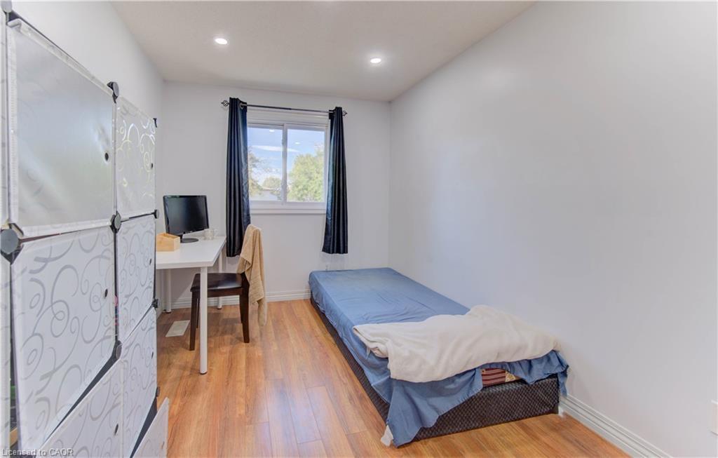 A-307 Northlake Drive, Waterloo, ON - Indoor Photo Showing Bedroom