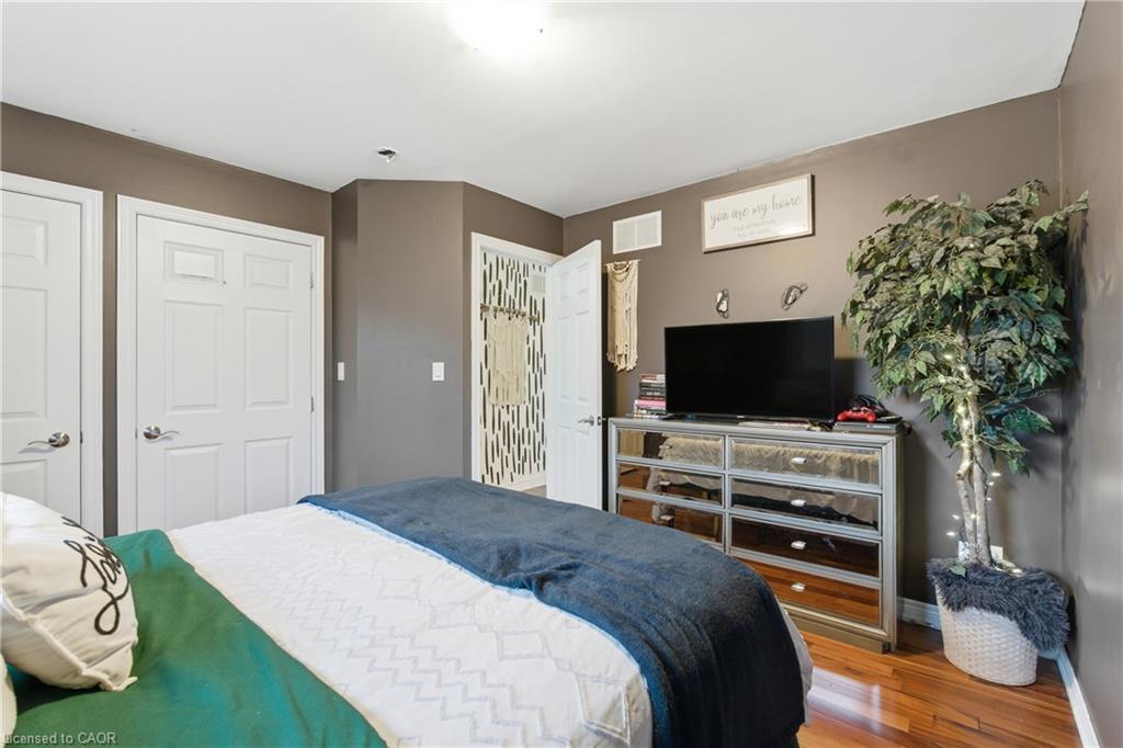 615 Southworth Street S, Welland, ON - Indoor Photo Showing Bedroom