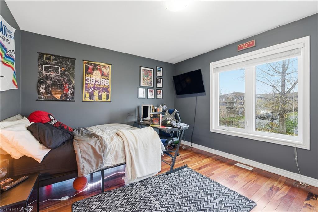 615 Southworth Street S, Welland, ON - Indoor Photo Showing Bedroom
