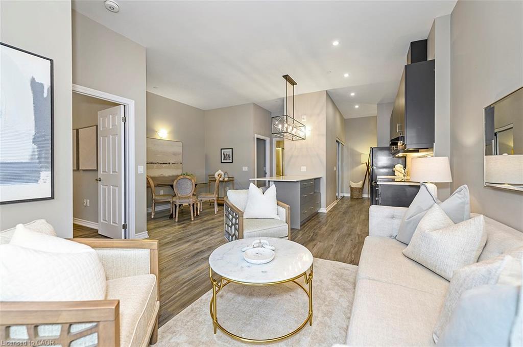 1101-716 Main Street E, Milton, ON - Indoor Photo Showing Living Room