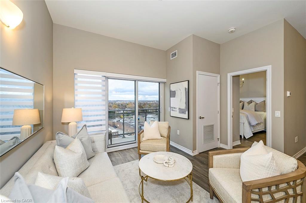 1101-716 Main Street E, Milton, ON - Indoor Photo Showing Living Room