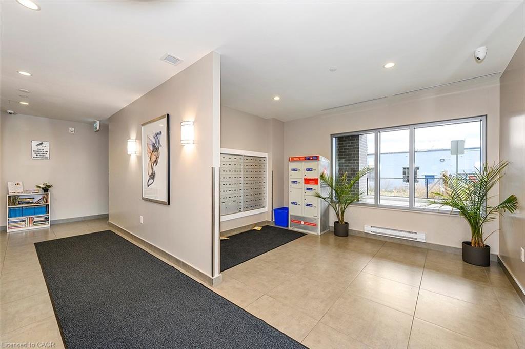 1101-716 Main Street E, Milton, ON - Indoor Photo Showing Other Room