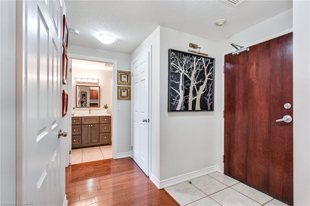 401-47 Caroline Street N, Hamilton, ON - Indoor Photo Showing Other Room