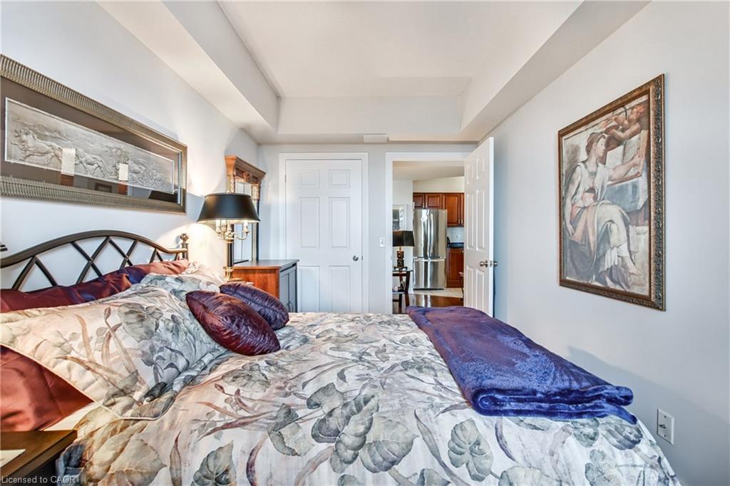 401-47 Caroline Street N, Hamilton, ON - Indoor Photo Showing Bedroom