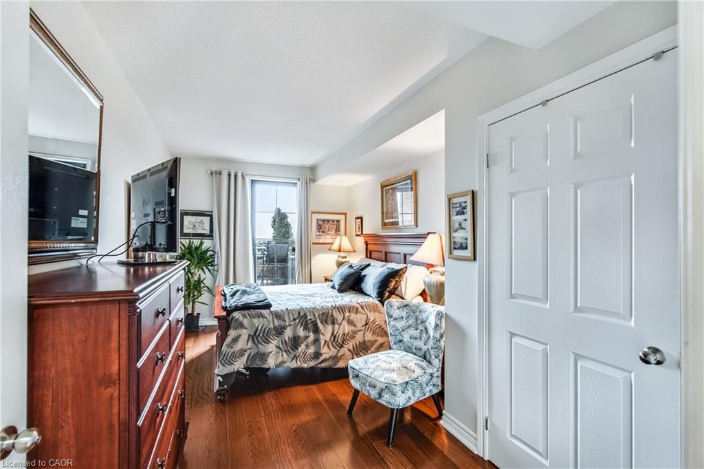 401-47 Caroline Street N, Hamilton, ON - Indoor Photo Showing Bedroom