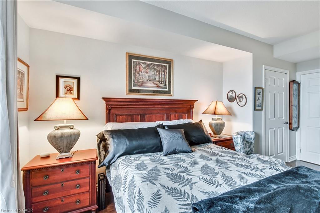 401-47 Caroline Street N, Hamilton, ON - Indoor Photo Showing Bedroom