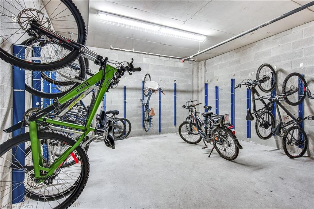 401-47 Caroline Street N, Hamilton, ON - Indoor