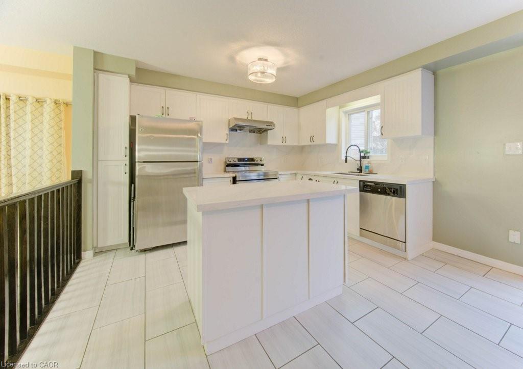 199 Cranbrook Street, Kitchener, ON - Indoor Photo Showing Kitchen