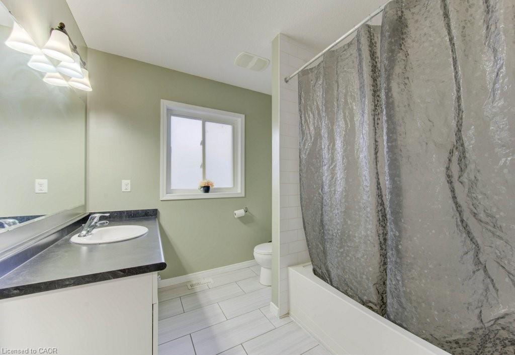 199 Cranbrook Street, Kitchener, ON - Indoor Photo Showing Bathroom